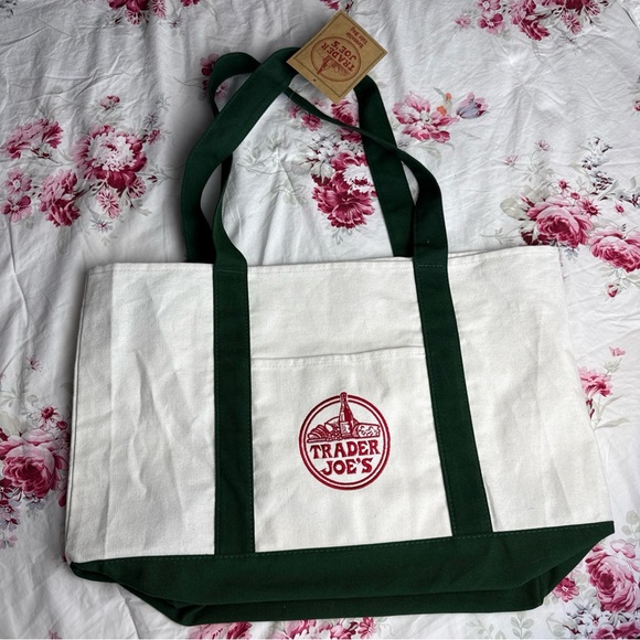 Trader Joe's Large Classic Tote Bag Green/White LIMITED NEW RELEASE New with Tag - Picture 4 of 6